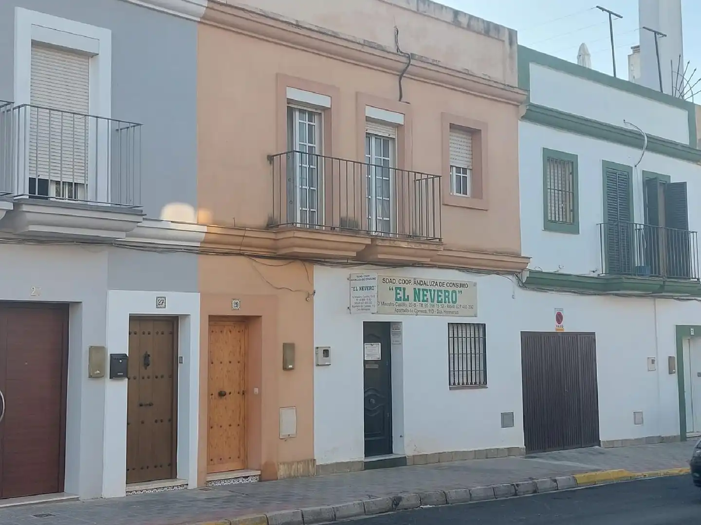 Vista exterior de Pis en venda en Dos Hermanas