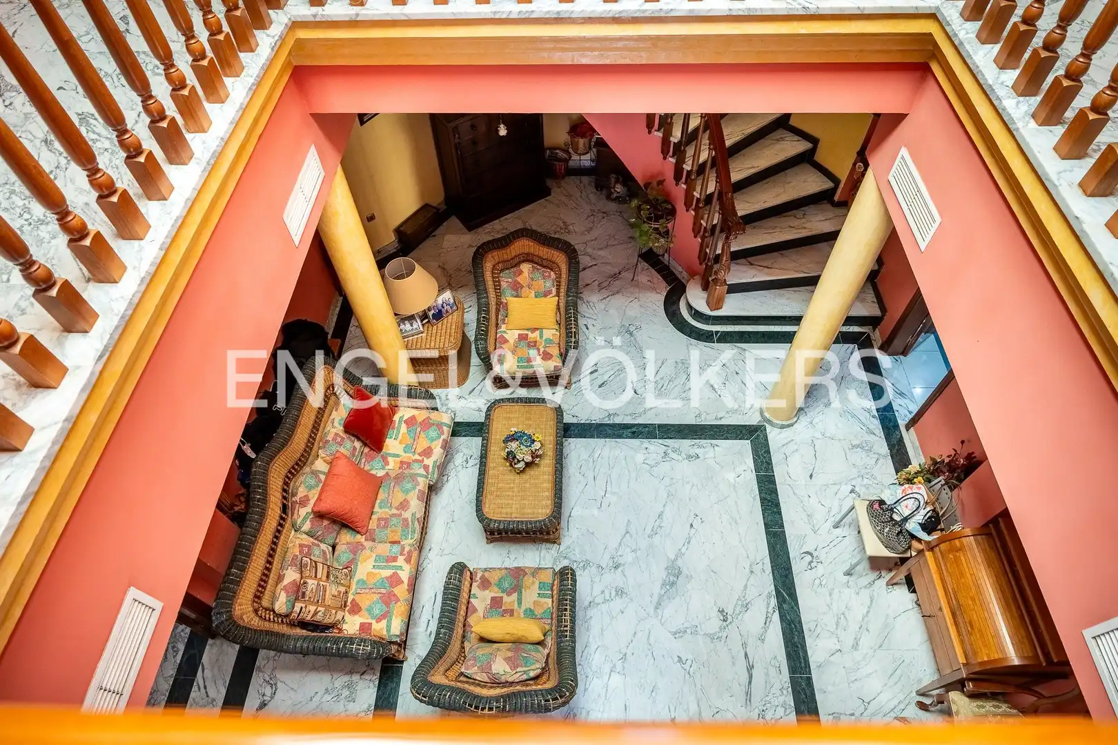 Houses for sale in Sevilla  with Air Conditioner, Heating and Private garden