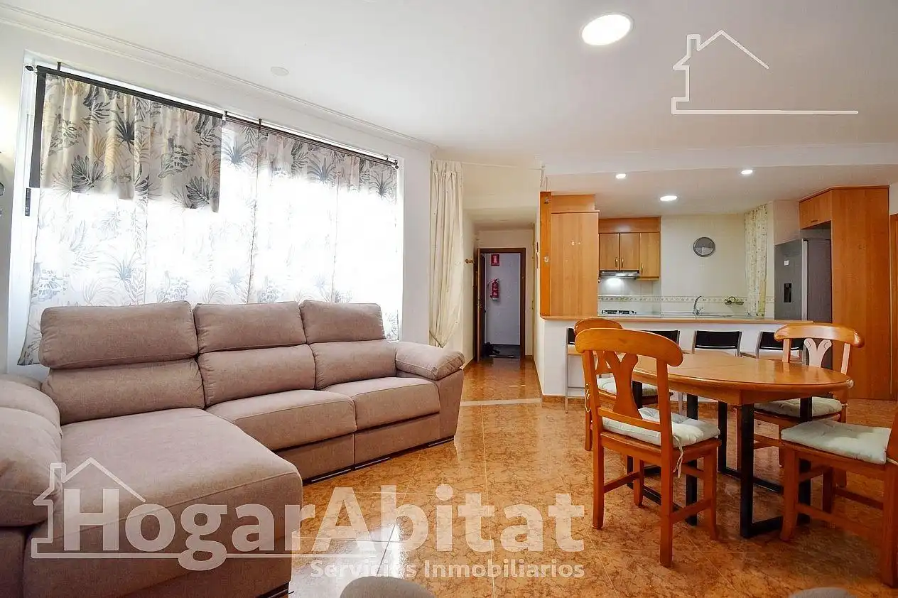 Sala d'estar de Pis de lloguer en Oliva amb Aire condicionat, Calefacció i Terrassa