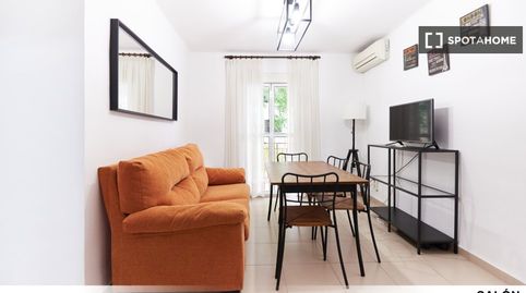 Photo 5 of Flat for rent in Barrio de los Remedios, Sevilla Capital