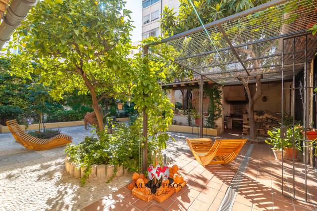 Planta baja en Venta en Carrer de la Reina Maria Cristina en Arxiduc