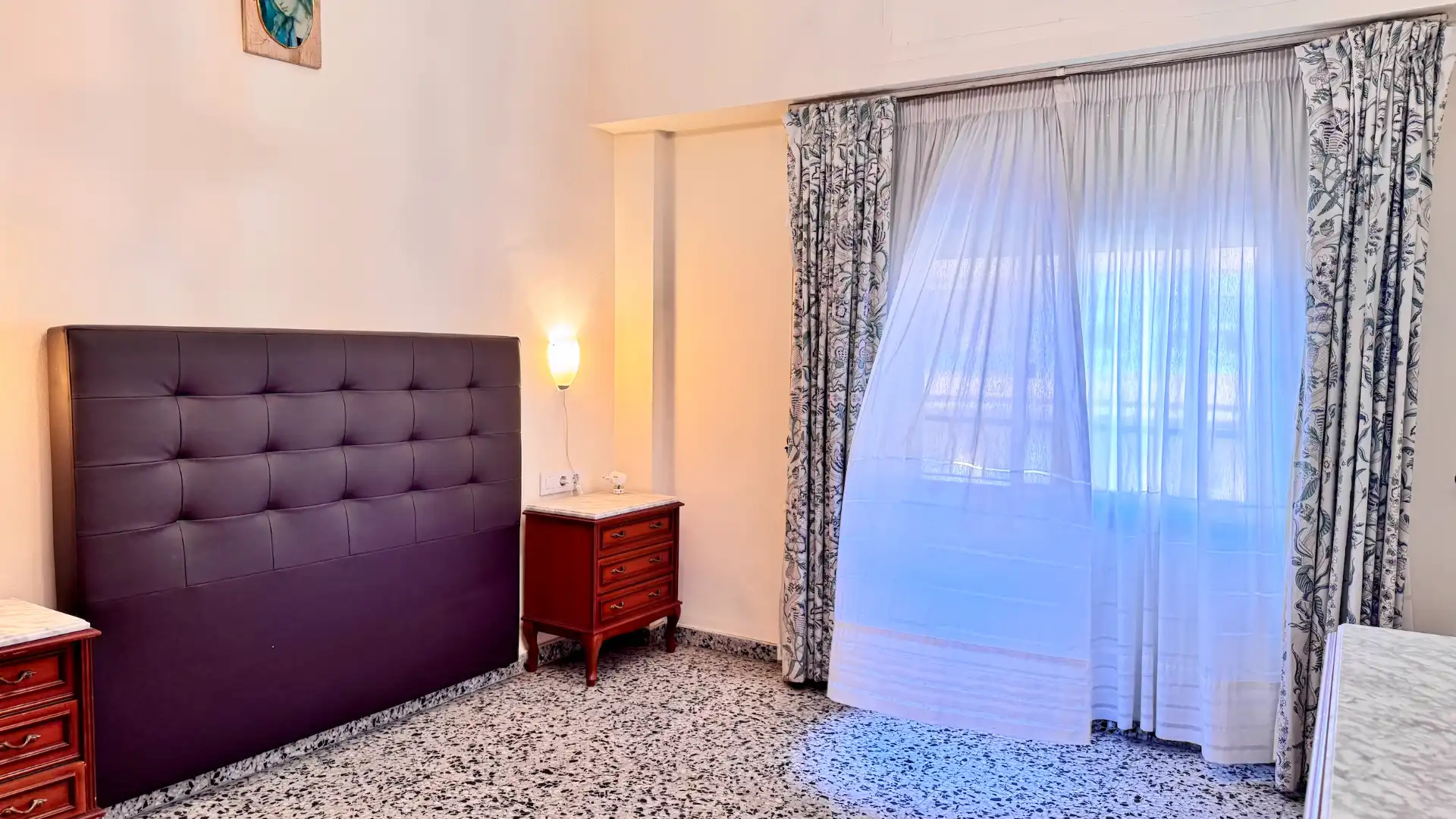 Bedroom of Flat for sale in Valencia