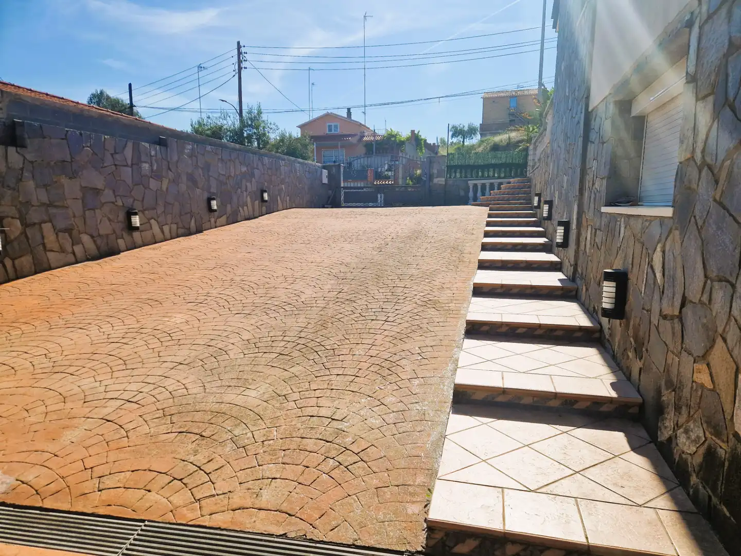 Vista exterior de Casa o chalet en venta en Terrassa con Aire acondicionado, Calefacción y Jardín privado