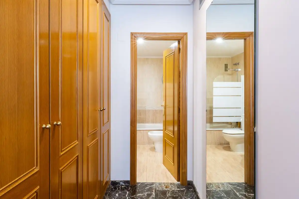 Baño de Piso en venta en Valencia con Aire acondicionado, Calefacción y Jardín privado