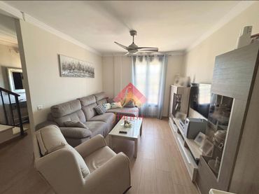 Casa con balcón en venta en Casco Histórico