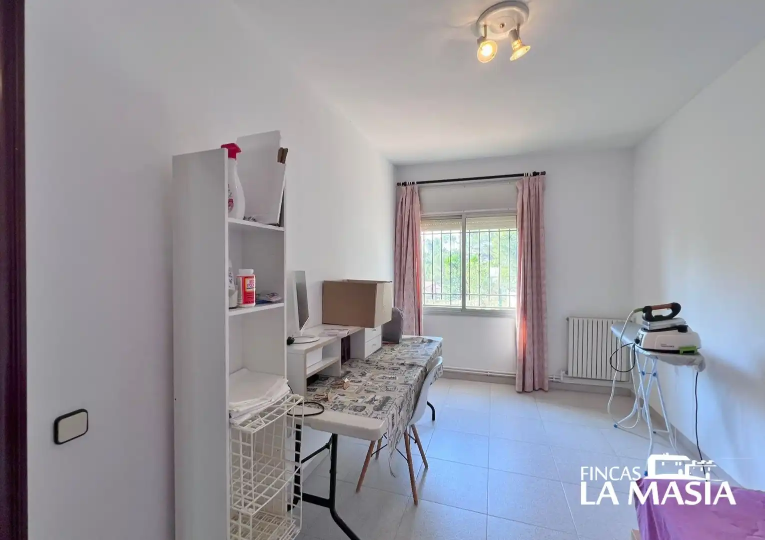 Sala d'estar de Casa o xalet en venda en Olivella amb Calefacció, Jardí privat i Piscina