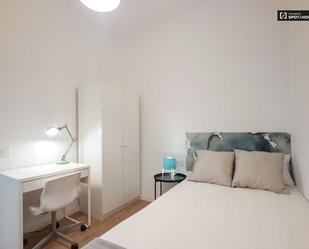 Bedroom of Flat to share in  Barcelona Capital  with Air Conditioner, Heating and Terrace