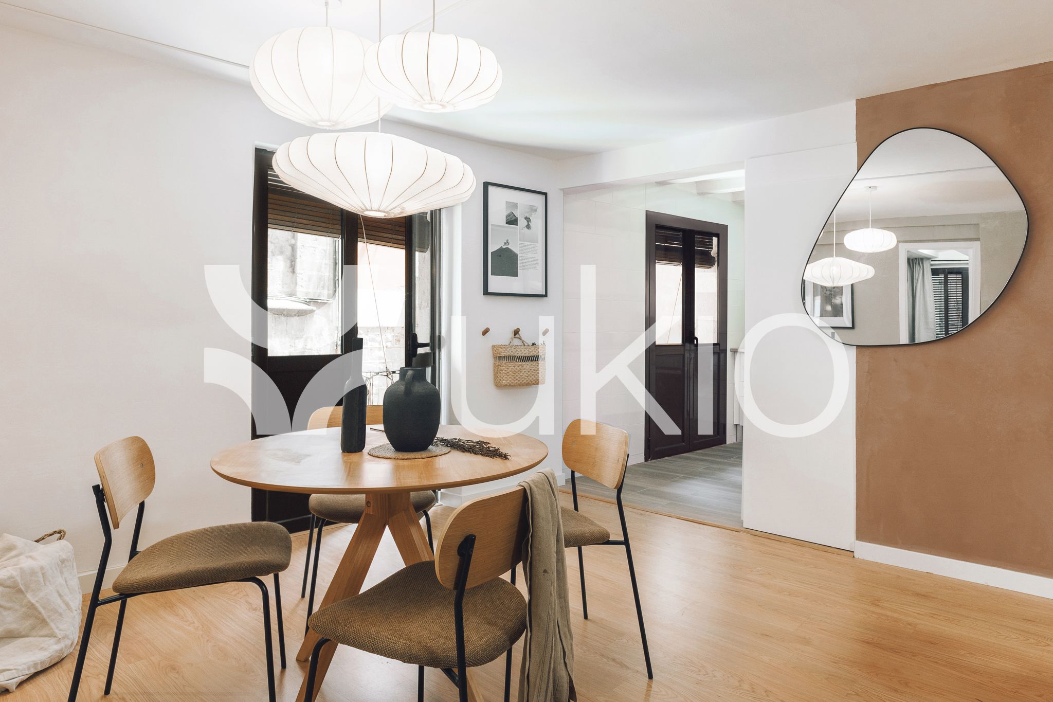 Menjador de Apartament de lloguer en  Barcelona Capital amb Aire condicionat, Calefacció i Moblat