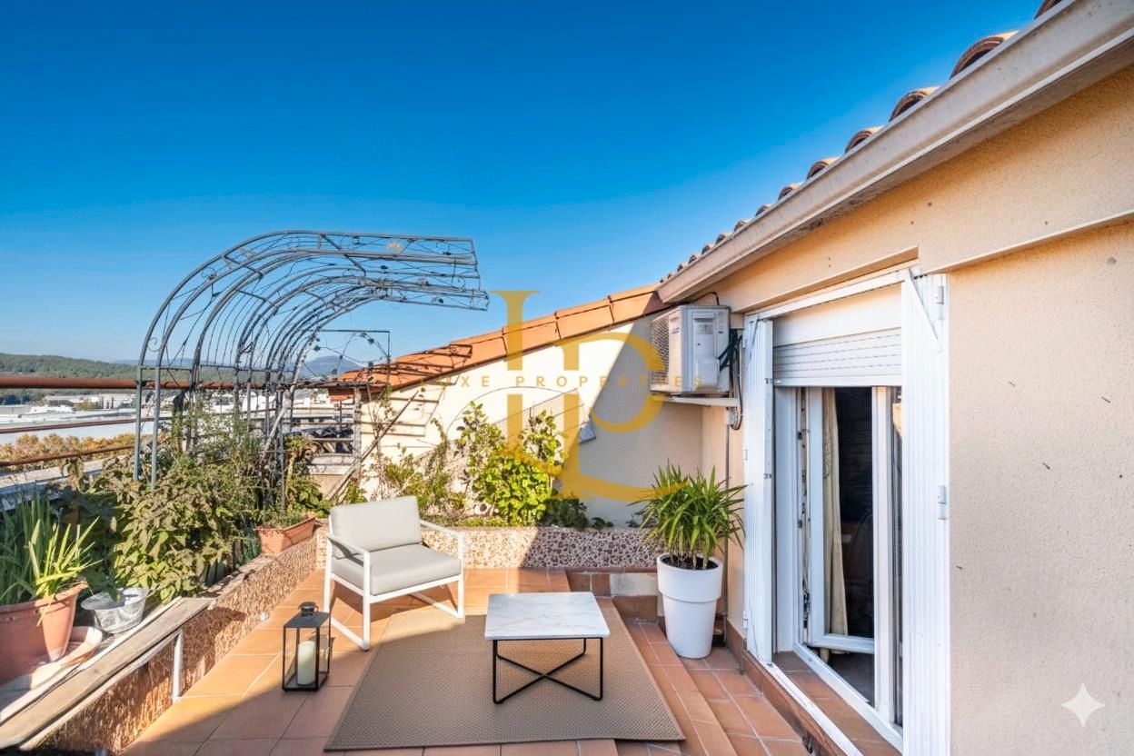 Terrace of Duplex for sale in Rubí  with Air Conditioner, Heating and Terrace