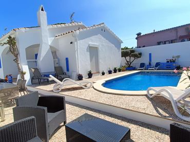 Casa pareada con piscina en venta en Riells