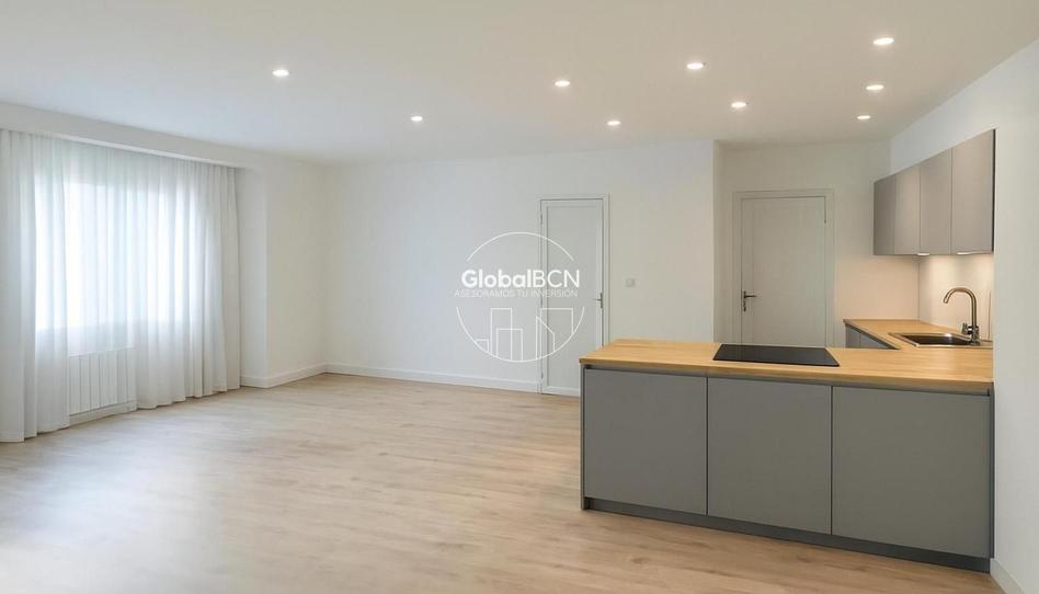 Foto 1 de Piso en venta en Carrer de la Indústria, Sagrada Família, Barcelona