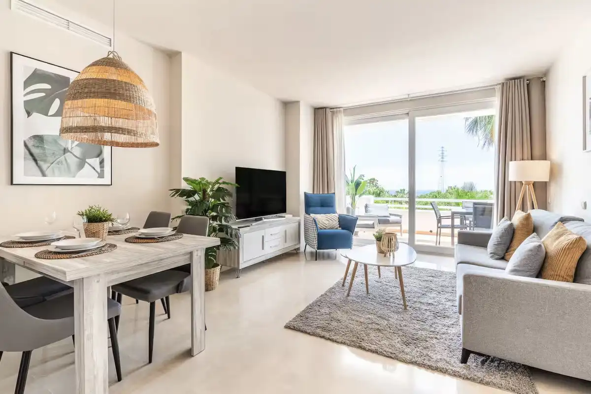 Sala d'estar de Apartament en venda en Casares amb Aire condicionat, Terrassa i Traster