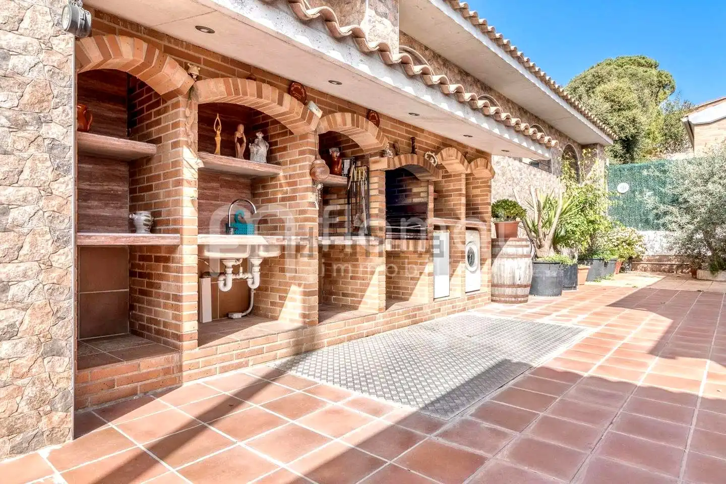 Vista exterior de Casa o xalet en venda en Tordera amb Terrassa i Piscina