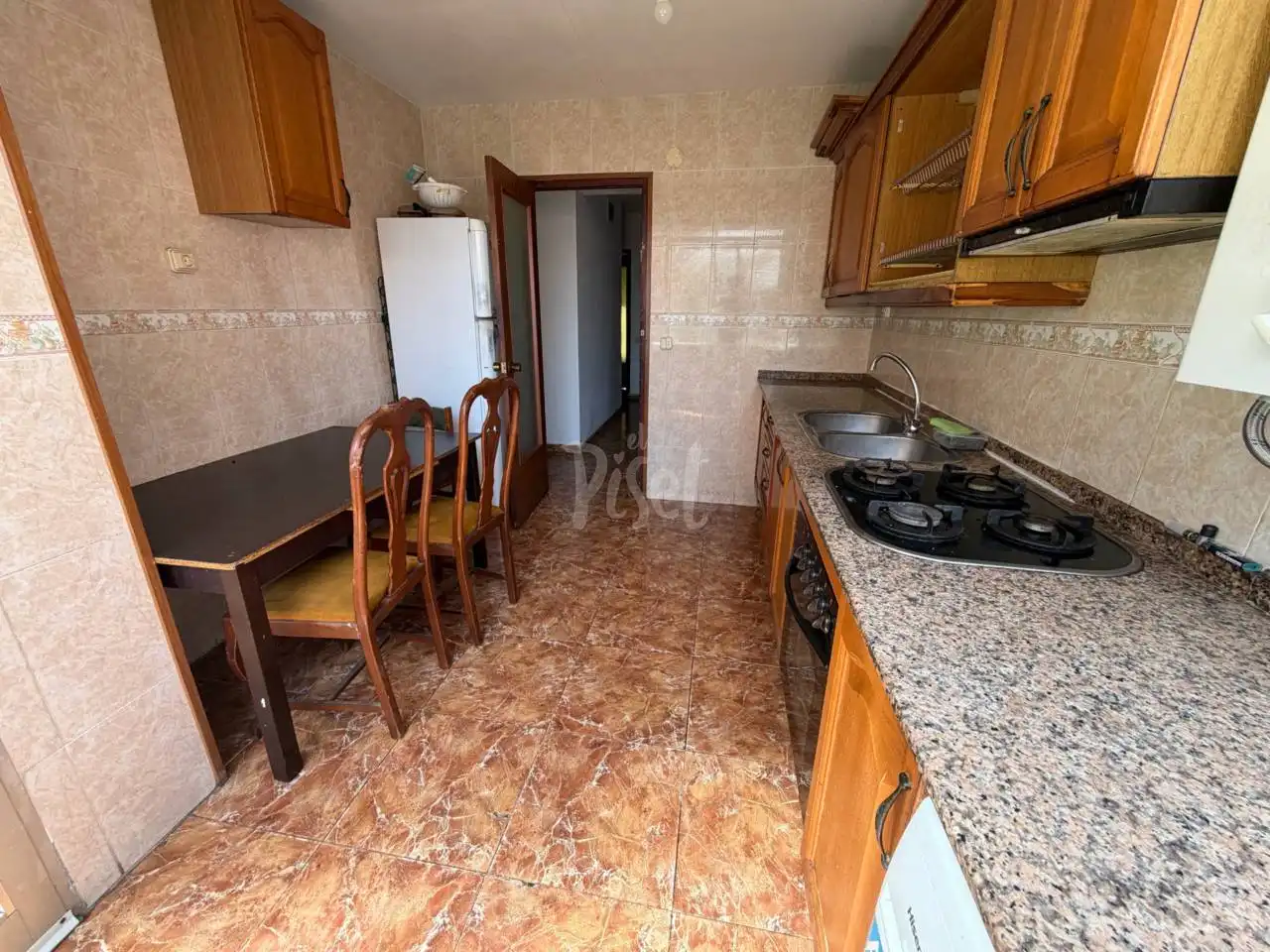 Cuina de Pis en venda en Tarragona amb Moblat i Balcó