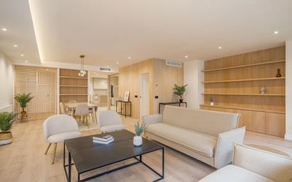 Living room of Flat for sale in  Madrid Capital  with Air Conditioner, Heating and Terrace