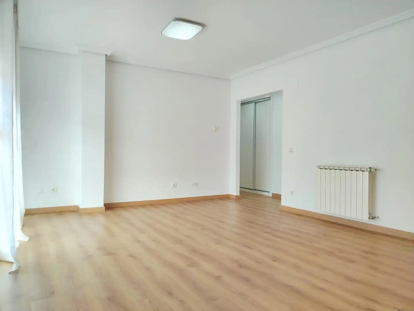 Flat for rent in Perlita