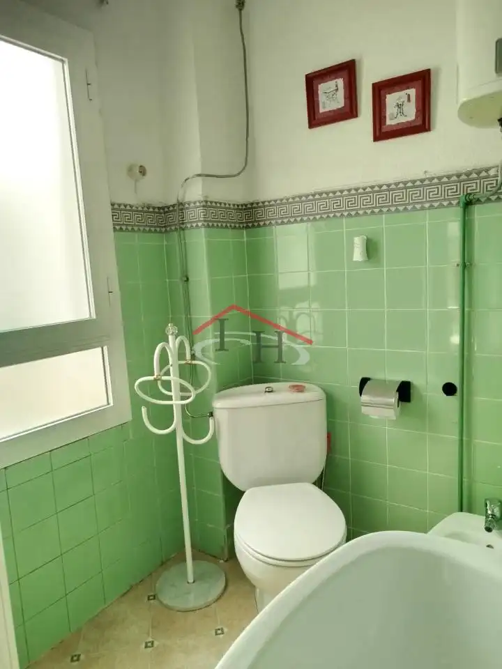 Bany de Pis en venda en León Capital  amb Calefacció i Terrassa