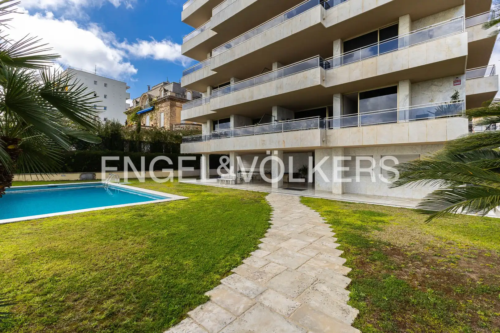 Vista exterior de Piso en venta en Caldes d'Estrac con Aire acondicionado, Calefacción y Jardín privado