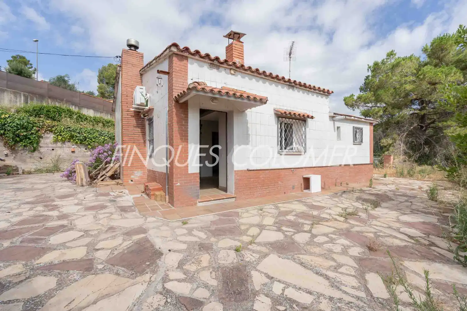 Vista exterior de Casa o chalet en venta en Rubí con Aire acondicionado, Jardín privado y Terraza