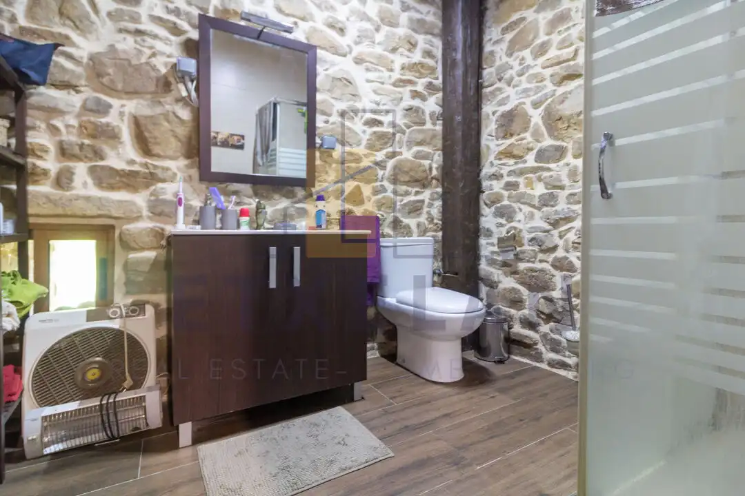 Finca rústica en venta en Orozko con Calefacción, Jardín privado y Piscina