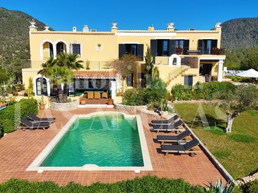 Casa rústica amb piscina en venda a Sant Josep