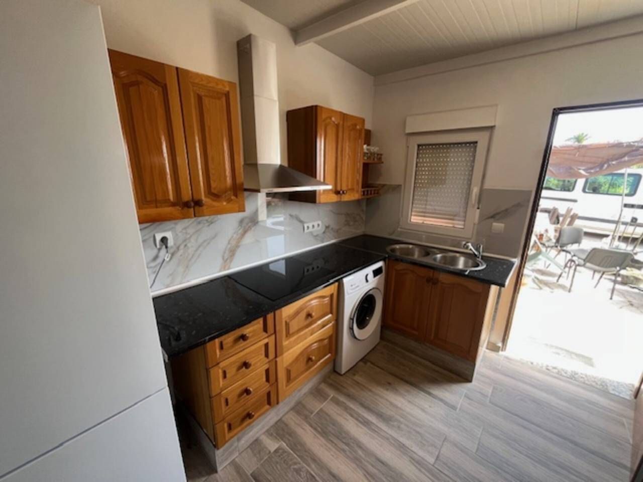 Cocina de Estudio de alquiler en Estepona con Terraza y Amueblado