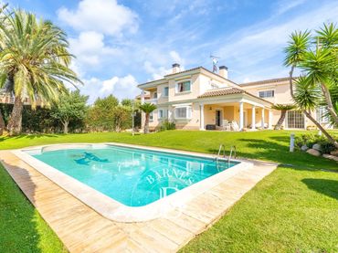 Casa con piscina en venta en Vilassar de Dalt