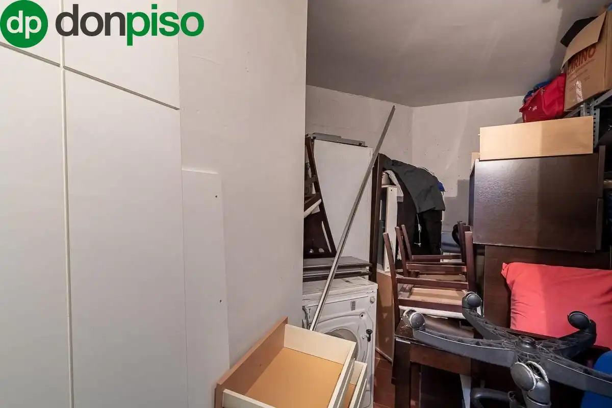 Flat for sale in Granada  with Heating and Storage room