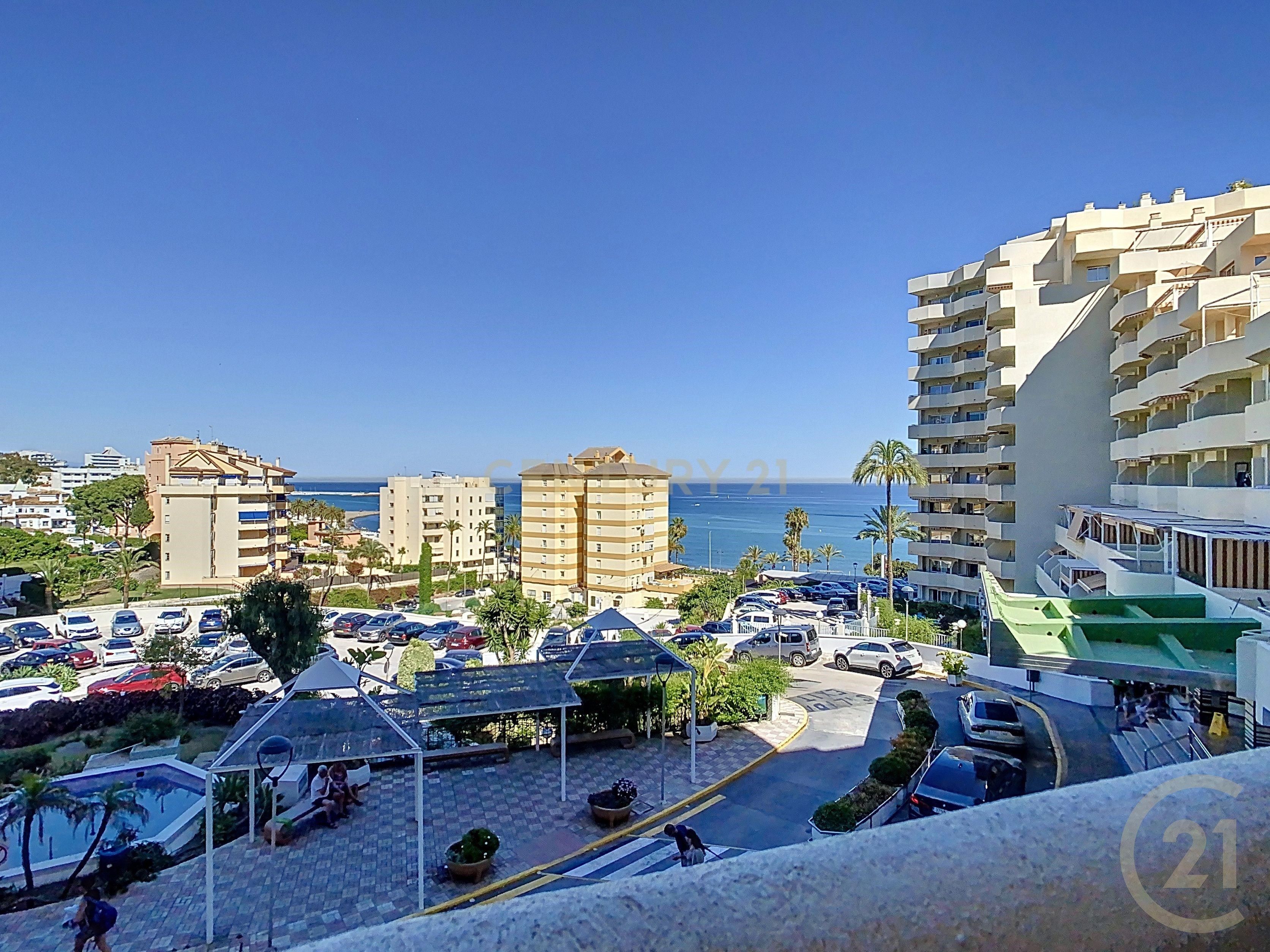 Exterior view of Flat for sale in Benalmádena  with Terrace and Swimming Pool
