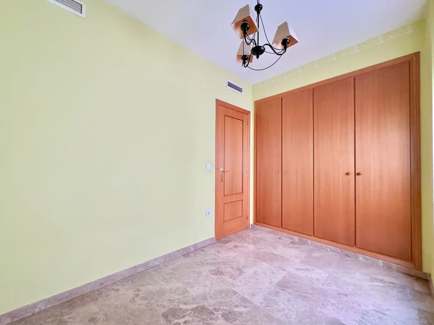 Flat for sale in Alfafar  with Oven
