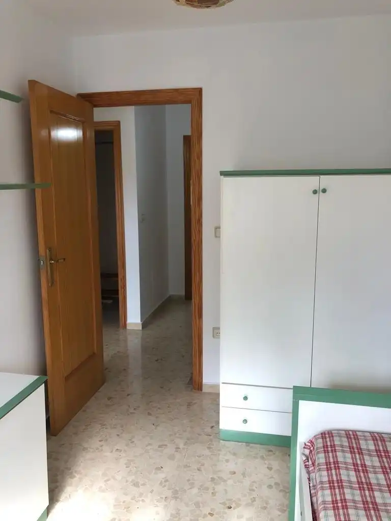 Einfamilien-Reihenhaus zur Miete in Murcia mit Klimaanlage, Privatgarten und Abstellraum