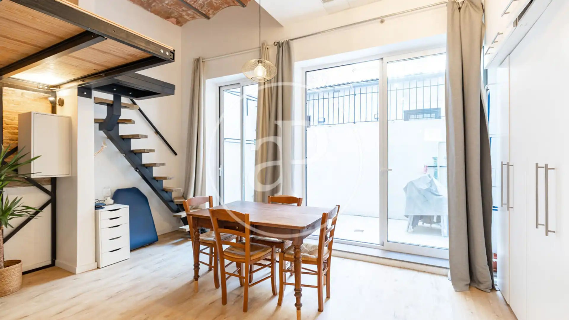 Vista exterior de Piso en venta en  Barcelona Capital con Aire acondicionado, Calefacción y Terraza