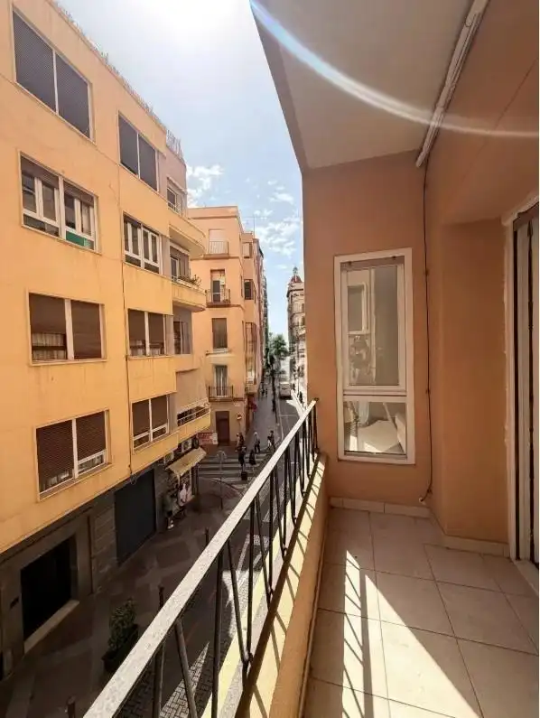 Vista exterior de Pis de lloguer en Alicante / Alacant amb Aire condicionat, Calefacció i Terrassa