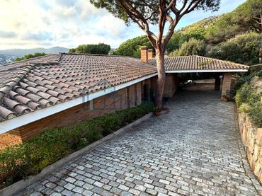 Villa avec balcon à vendre à Cabrils