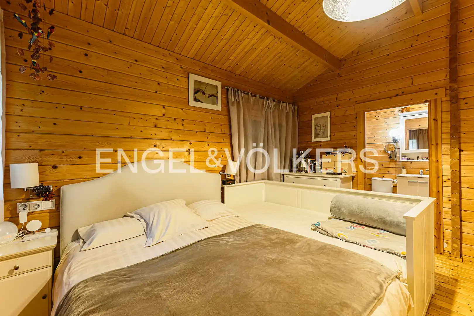 Bedroom of Houses for sale in Cerdanyola del Vallès  with Air Conditioner, Heating and Private garden