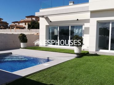 Casa aparellada amb balcó en venda a Los Montesinos