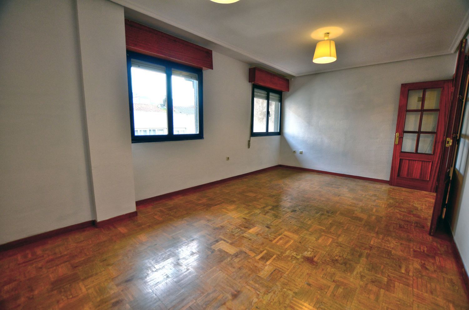 Habitación de Piso en venta en Avilés con Calefacción, Terraza y Trastero
