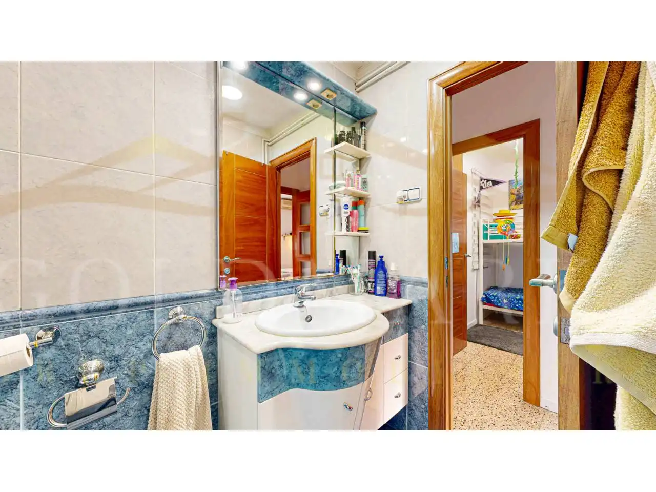 Bathroom of Flat for sale in Pallejà  with Air Conditioner and Heating