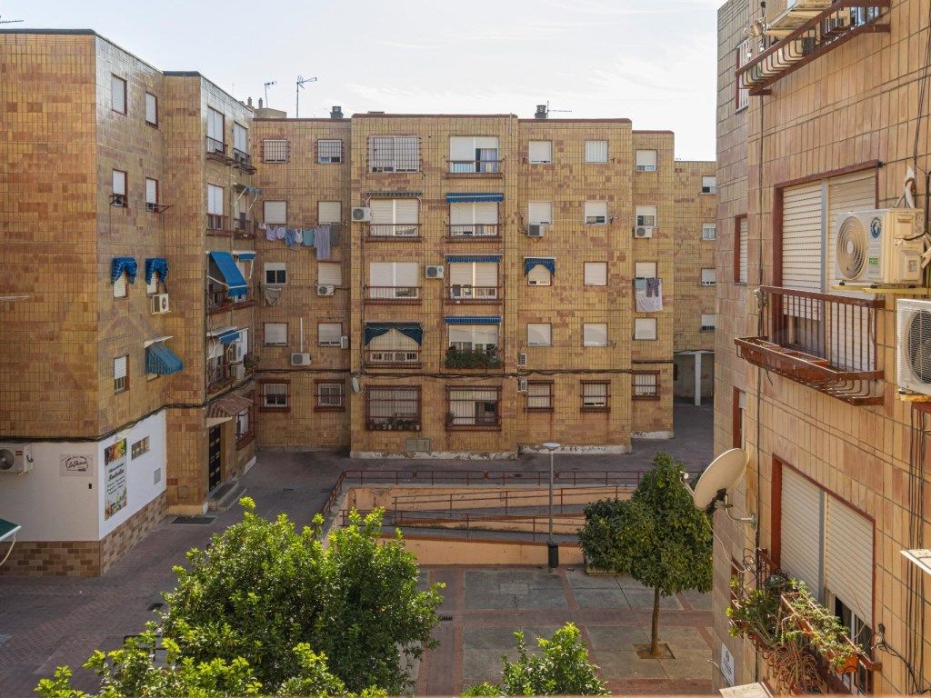 Vista exterior de Pis en venda en Jerez de la Frontera amb Jardí privat