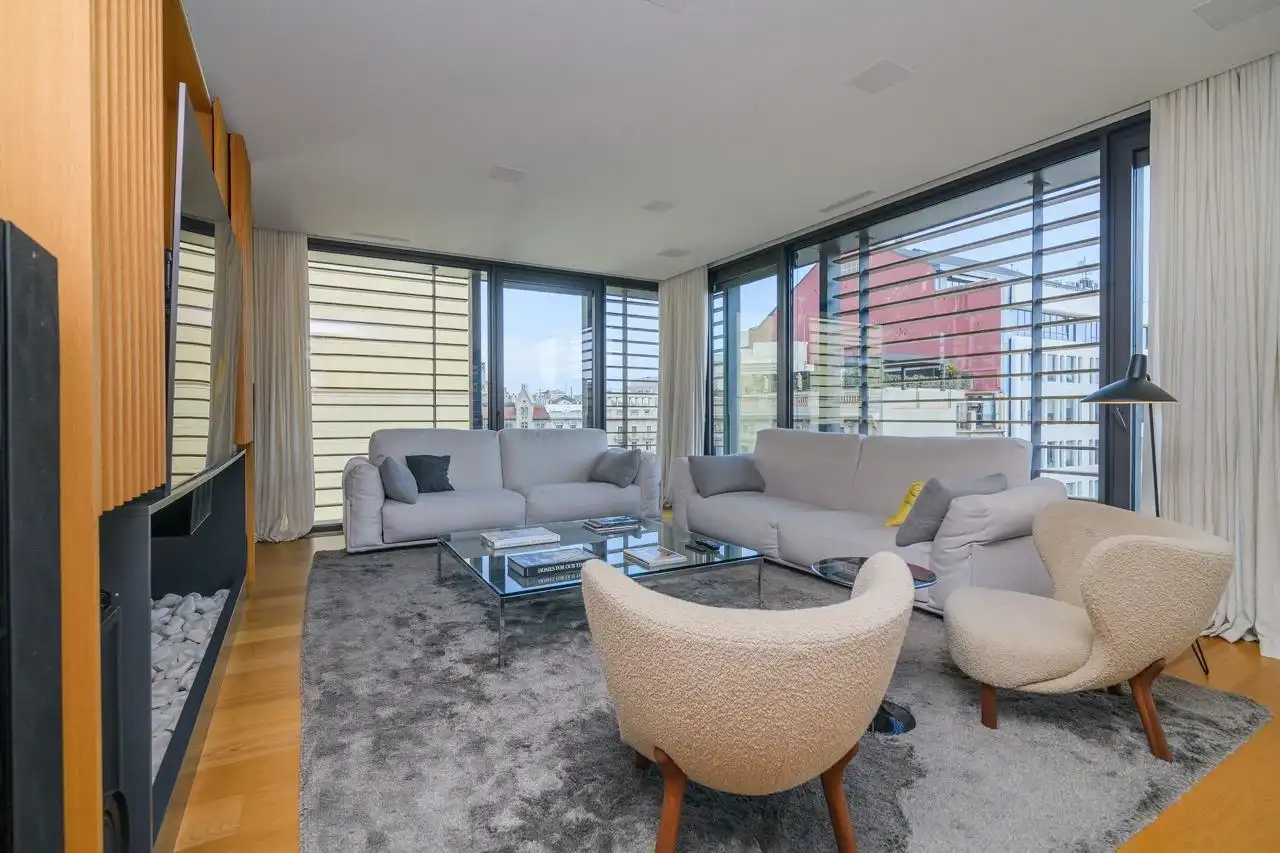 Wohnzimmer von Dachboden zum Verkauf in Barcelona mit Klimaanlage, Heizung und Terrasse