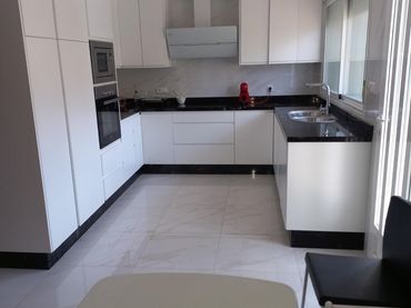 Casa con balcón en venta en Adra
