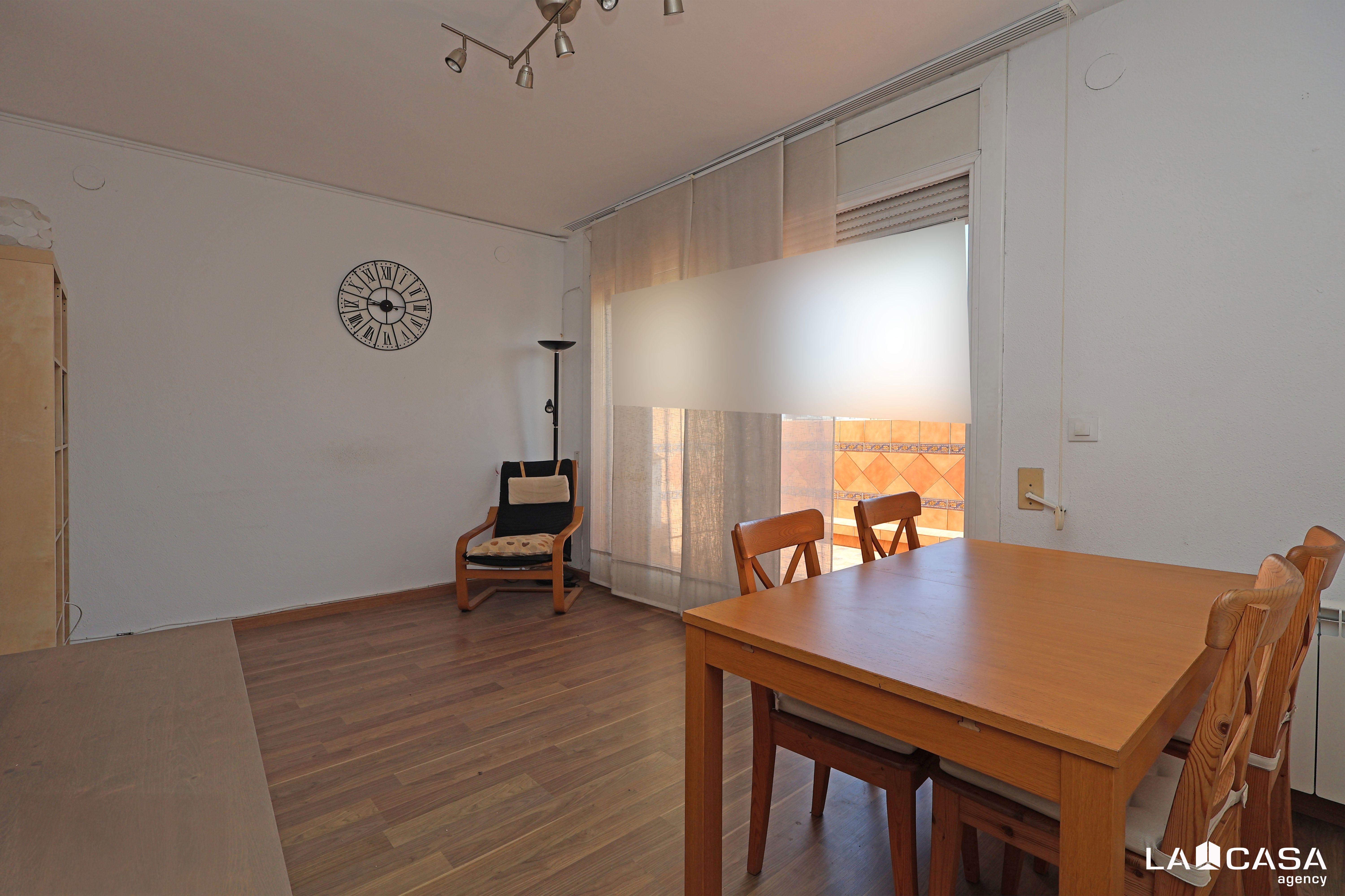 Comedor de Ático en venta en L'Hospitalet de Llobregat con Calefacción y Terraza