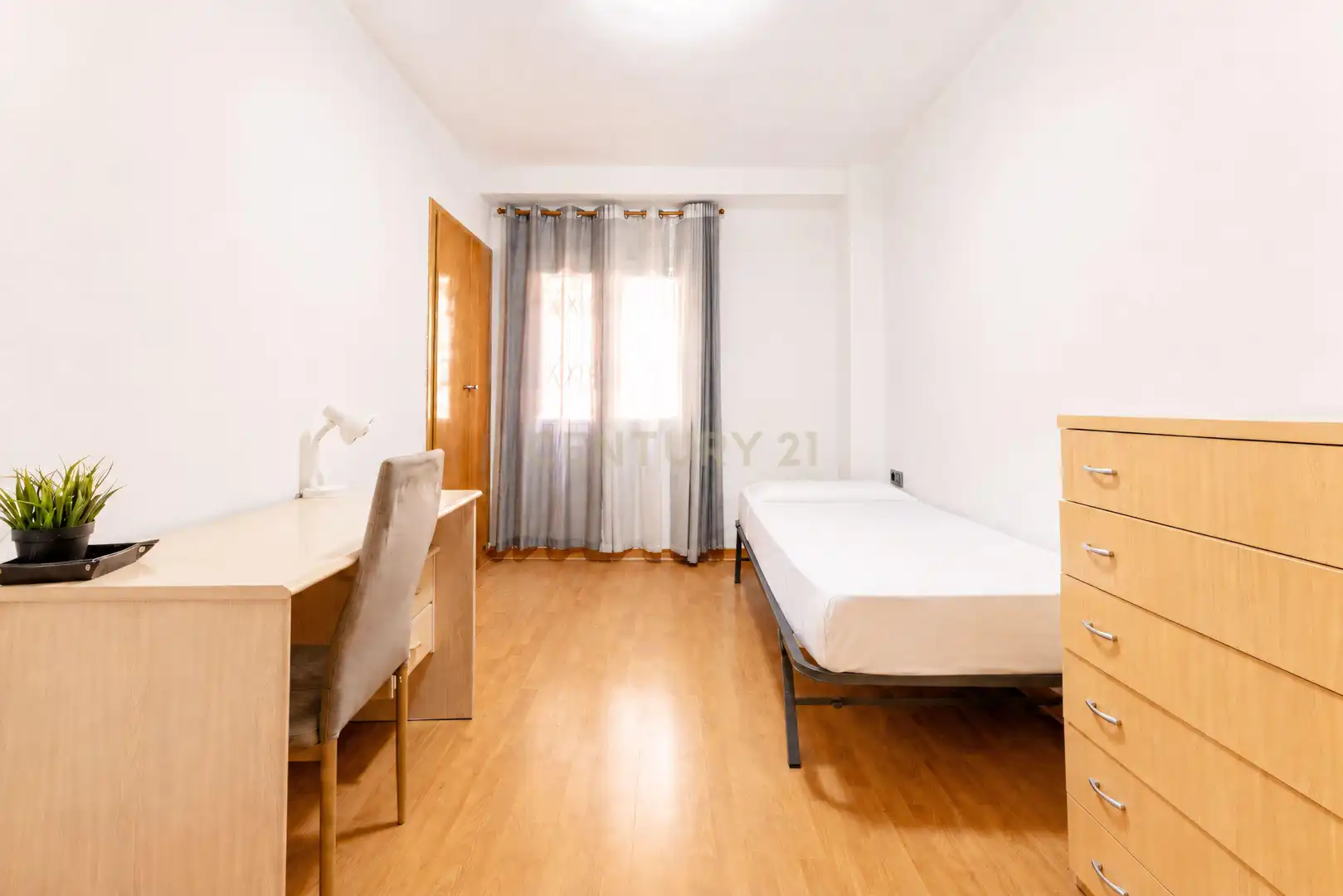 Schlafzimmer von Erdgeschoss zum Verkauf in Valencia