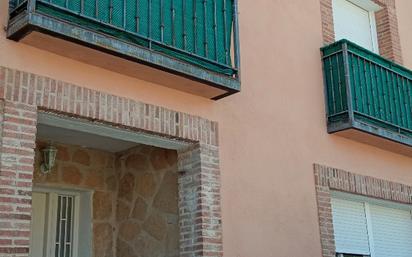 Exterior view of House or chalet for sale in Sotillo de la Adrada  with Storage room and Balcony