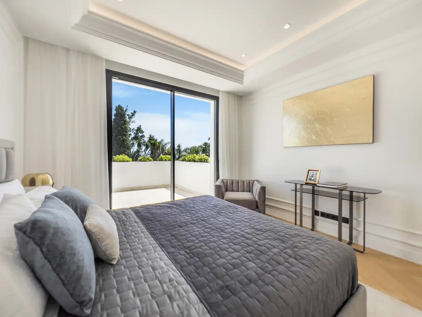 Schlafzimmer von Haus oder Chalet zum Verkauf in Marbella mit Klimaanlage, Heizung und Privatgarten