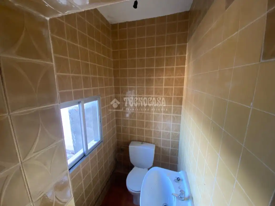 Bathroom of Commercial properties for sale in Cenicientos