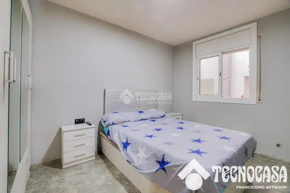 Schlafzimmer von Wohnung zum Verkauf in Barcelona mit Balkon