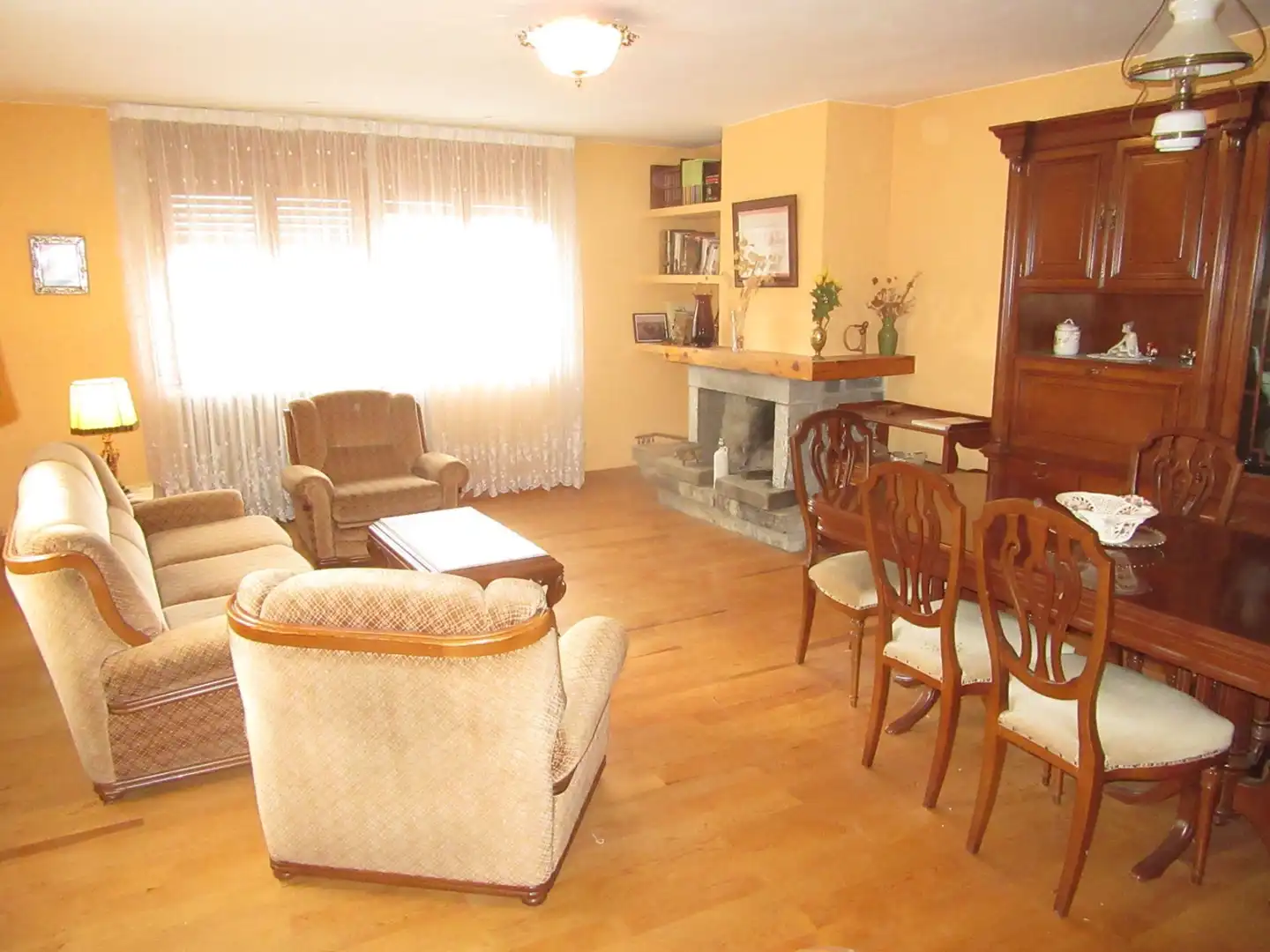 Sala de estar de Finca rústica en venta en Villanúa con Calefacción, Terraza y Trastero