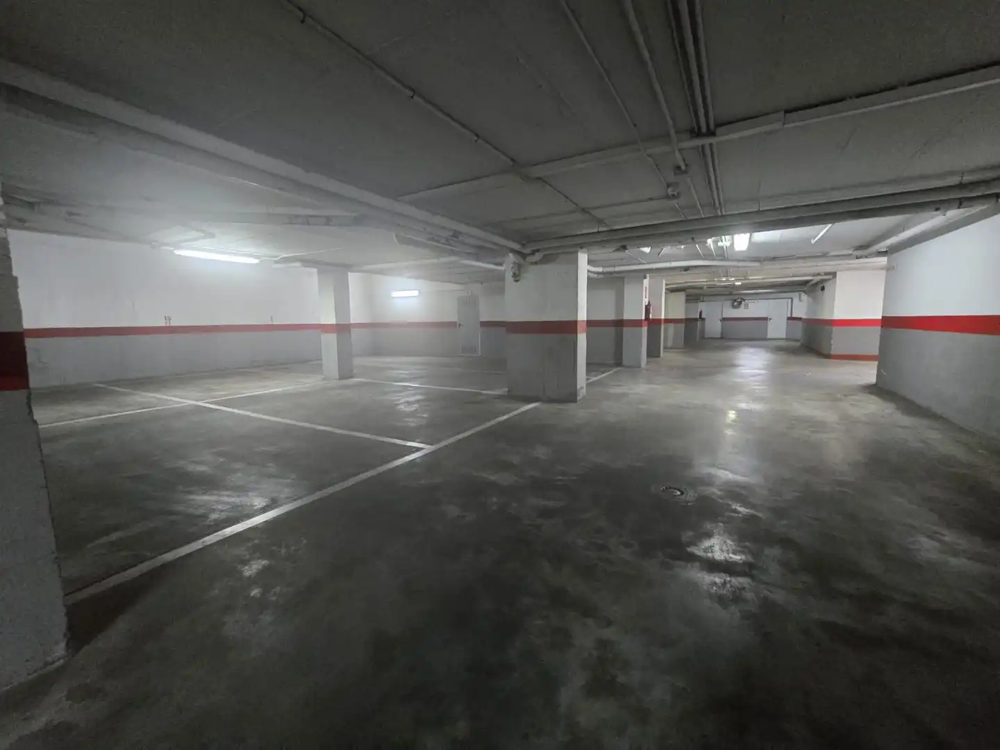 Parkplatz von Maisonette zum Verkauf in Torremolinos mit Klimaanlage, Privatgarten und Terrasse
