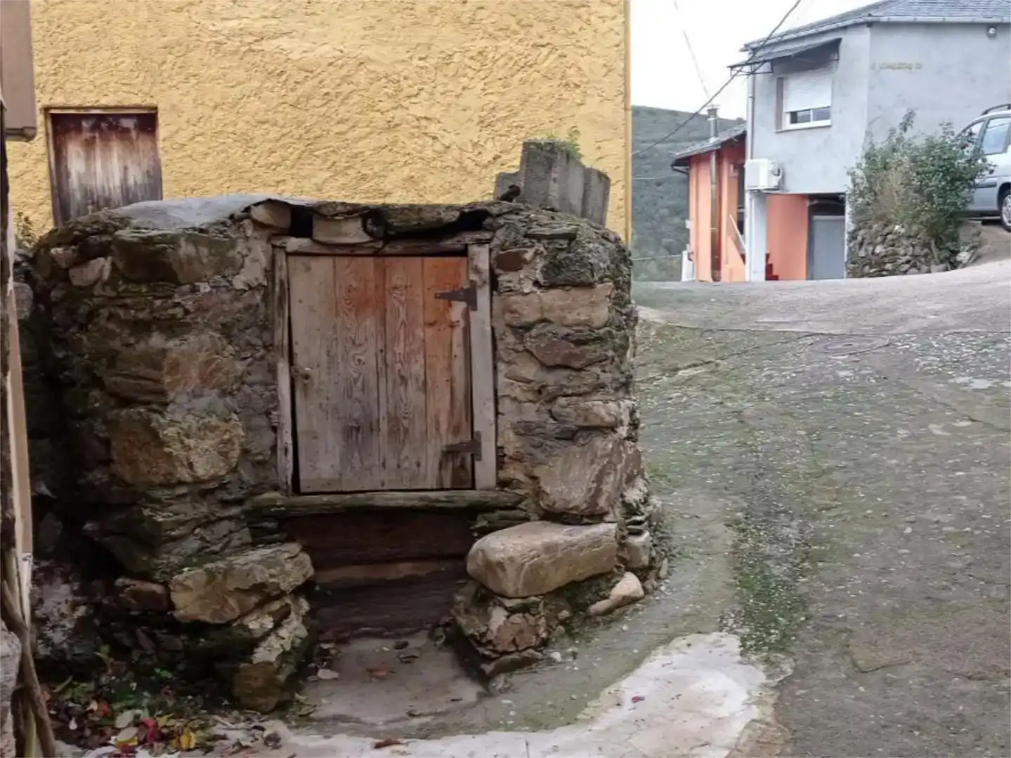 Vista exterior de Casa adosada en venda en Petín amb Moblat